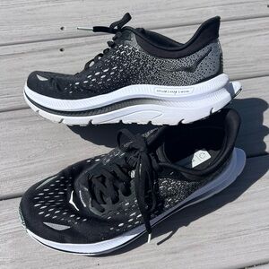 Hoka Kawana black and white LIKE NEW!!